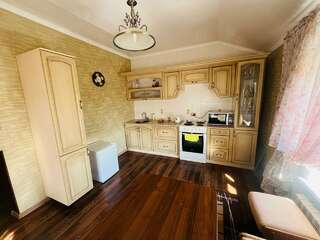 Отель Александровский Темрюк Cемейный номер с собственной ванной комнатой-9