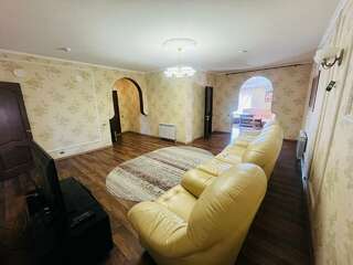 Отель Александровский Темрюк Cемейный номер с собственной ванной комнатой-10