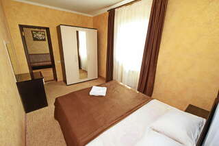 Отель Александровский Темрюк Большой двухместный номер с 1 кроватью-10