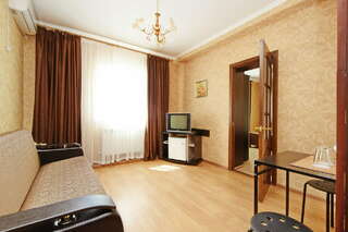 Отель Александровский Темрюк Большой двухместный номер с 1 кроватью-7