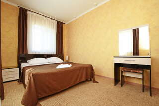 Отель Александровский Темрюк Большой двухместный номер с 1 кроватью-1